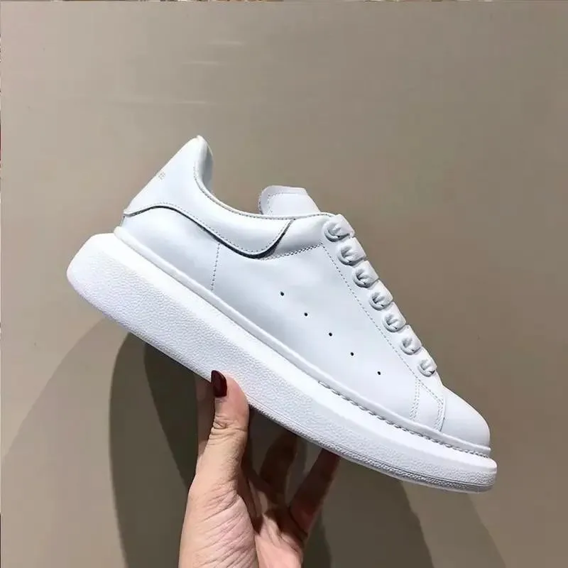 Women Flats Elegant Skateboard Shoes White Sneakers Thick Sole Inner Height Increasing Vulcanized Shoes For Men And Women - Image 2