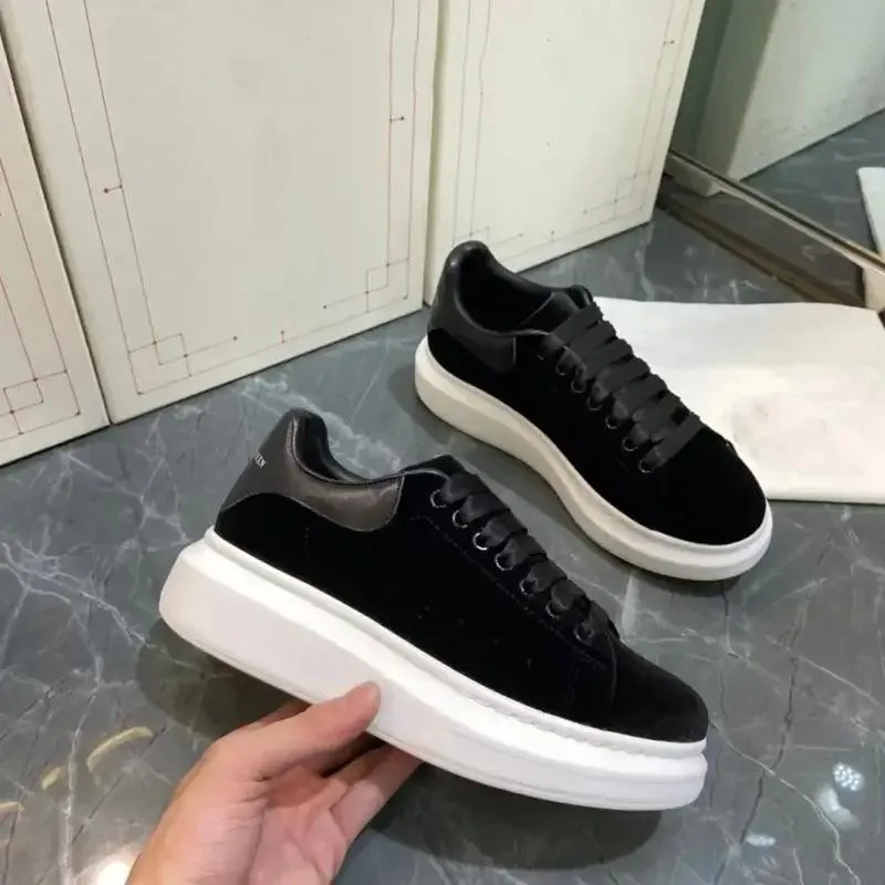 Women Flats Elegant Skateboard Shoes White Sneakers Thick Sole Inner Height Increasing Vulcanized Shoes For Men And Women - Image 4
